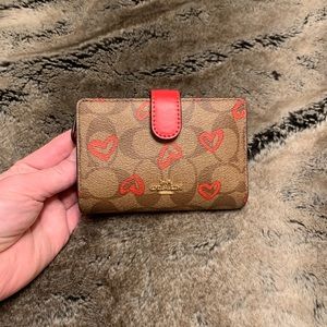 New Coach crayon heart wallet